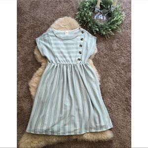 Short sleeve babydoll striped dress with buttons